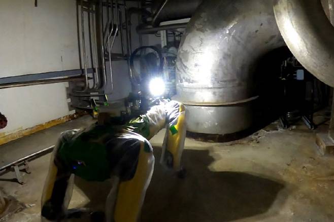 스팟이 셀라필드(Sellafield Ltd) 현장을 순찰하는 모습.