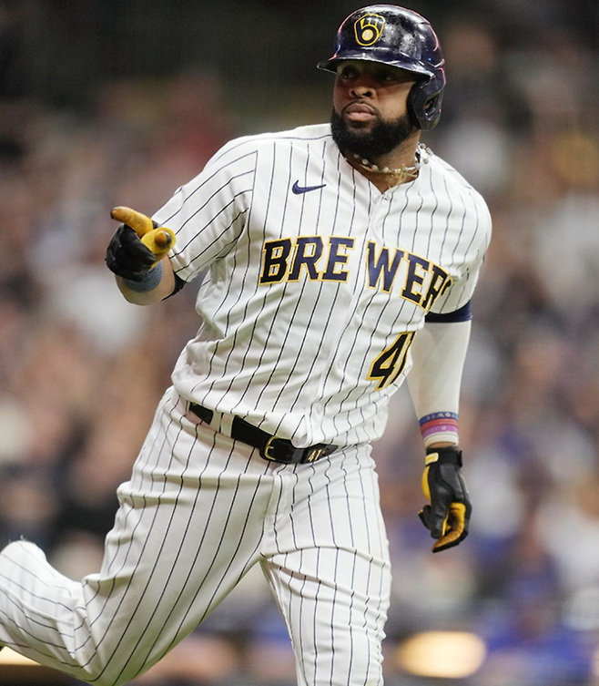 지난해 밀워키 시절의 카를로스 산타나 | 사진=밀워키 구단 홍보팀 제공