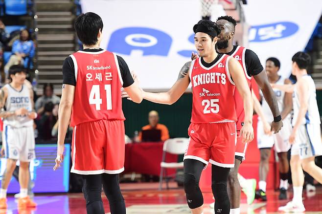 프로농구 서울 SK가 11일 홈에서 소양 소노를 완파했다. (KBL 제공)