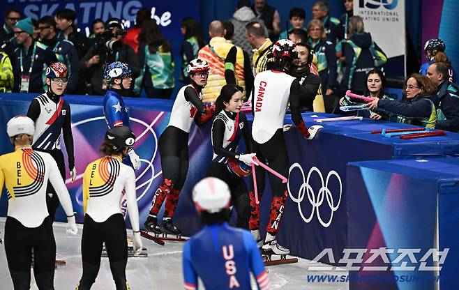 10일 이탈리아 밀라노 아이스스케이팅 아레나에서 쇼트트랙 혼성 계주 경기가 열렸다. 결승 진출 실패한 대한민국 대표팀. 밀라노(이탈리아)=송정헌 기자songs@sportschosun.com/2026.02.10/