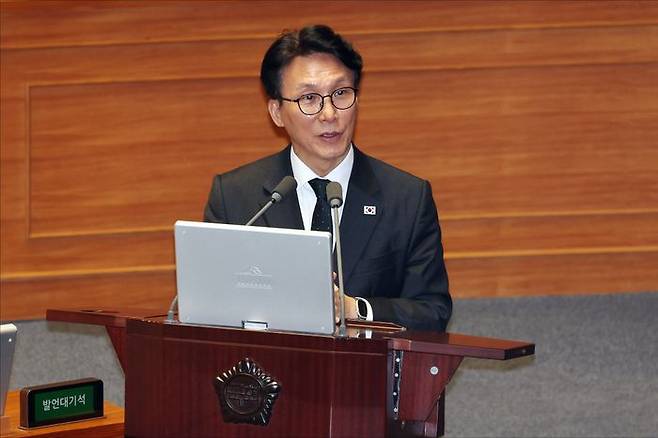 김민석 국무총리가 10일 오후 국회 본청에서 열린 국회 본회의 경제 분야 대정부질문에서 이재명 정부의 부동산 정책 관련 질문에 답변을 하고 있다. ⓒ데일리안 홍금표 기자