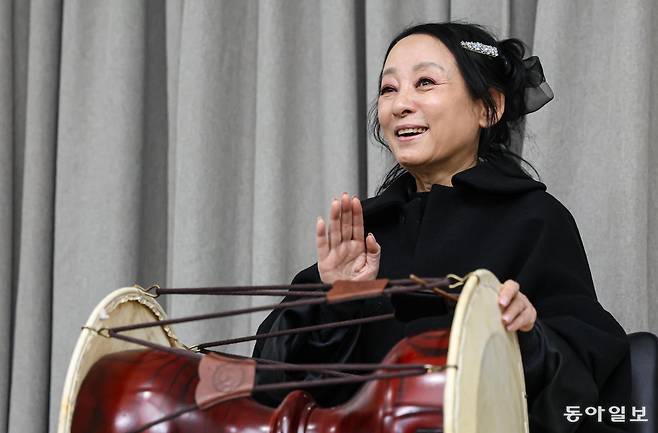 3일 오후 서울 강남구의 한 연습실에서 만난 국악인 김영임(아리랑보존회 이사장). 이한결 기자 always@donga.com