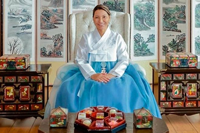 한복 입은 브라질 대통령 부인 사진. 호잔젤라 다시우바 브라질 영부인 인스타그램 갈무리