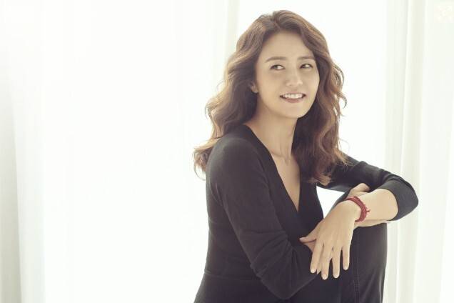 여행작가로 활동하고 있는 손미나. 위즈덤하우스 제공