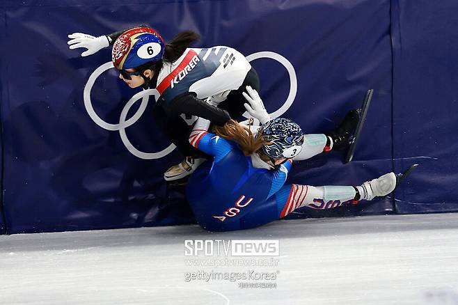 ▲ 혼성 2000m 계주 준결선 2조에서 미끄러 넘어지면서 김길리와 충돌한 코린 스토다드