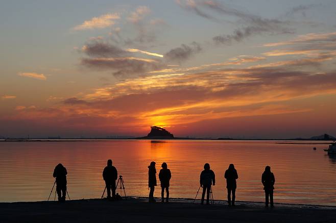▲ 거잠포구 해돋이. /사진제공=인천관광공사