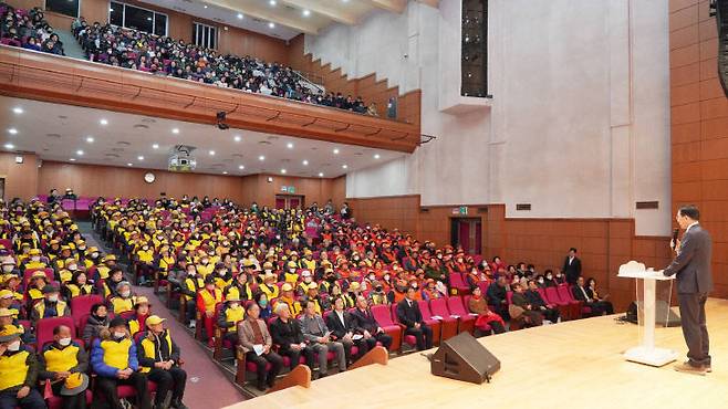 서산시는 2월 11일 문화회관에서 '2026년 시니어일자리 발대식 및 전달교육'을 열고 올 한 해 노인일자리 사업의 본격적인 출발을 알렸다.(사진=서산시 제공)