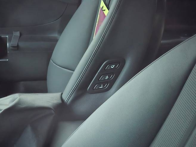 내년 출시 예정인 3세대 크레타 추정 차량의 조수석에 릴렉스 컴포트 시트(무중력 시트)