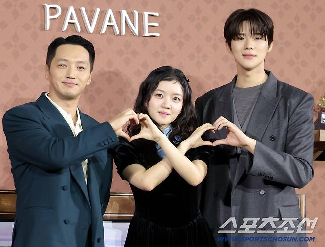 12일 메가박스 코엑스에서 열린 넷플릭스 영화 '파반느'의 제작보고회. 변요한, 고아성, 문상민이 포즈를 취하고 있다. 허상욱 기자wook@sportschosun.com/2026.02.12/