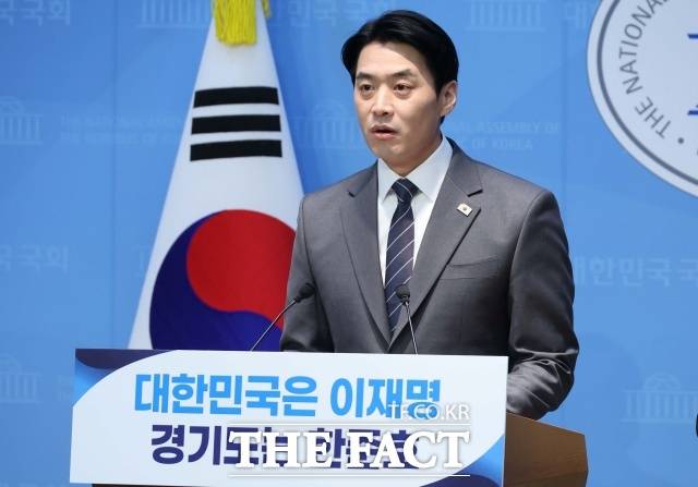 한준호 더불어민주당 의원이 12일 여의도 국회 소통관에서 기자회견을 열고 "이재명 정부의 실용주의를 경기도에서 완성하겠다"며 경기도지사 출마를 공식 선언했다. /뉴시스