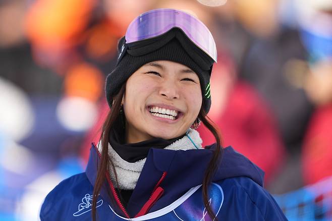 <YONHAP PHOTO-7011> United States' Chloe Kim reacts to her score during the women's snowboarding halfpipe qualifications at the 2026 Winter Olympics, in Livigno, Italy, Wednesday, Feb. 11, 2026. (AP Photo/Lindsey Wasson)/2026-02-11 19:10:33/<저작권자 ⓒ 1980-2026 ㈜연합뉴스. 무단 전재 재배포 금지, AI 학습 및 활용 금지>