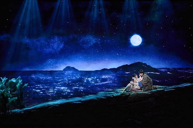 2026 뮤지컬 '몽유도원' 공연 사진. 아랑과 도미를 연기하는 배우들. 에이콤 제공