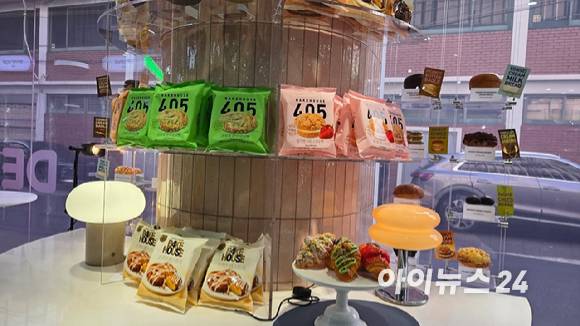 CU는 성수디저트파크점에 차별화 디저트 상품군을 한데 모으고, 이를 해외 진출 거점으로 삼을 방침이다.  [사진=진광찬 기자]