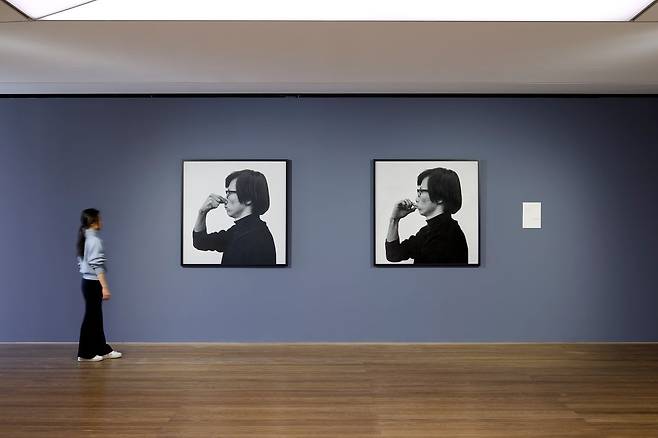 ‘손의 논리 3’(1975) 퍼포먼스 장면. [사진 페이스갤러리]