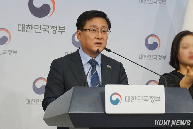 김성환 기후에너지환경부 장관이 12일 오전 서울 종로구 정부서울청사에서 열린 브리핑에 참석해 발언하고 있다. 노유지 기자