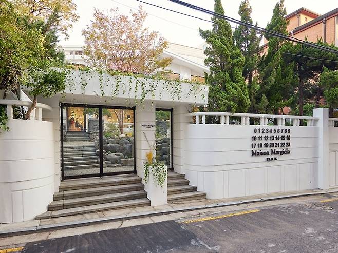 몬드리안 호텔, 메종 마르지엘라 한남 매장 / 사진=몬드리안 서울 이태원