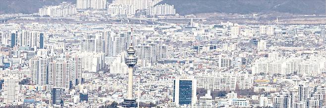 AI는 한국 부동산 시장의 양극화 원인은 수요·공급 불균형과 인구 집중 현상 때문이라고 진단한다. 사진은 대구 아파트 전경. (매경DB)