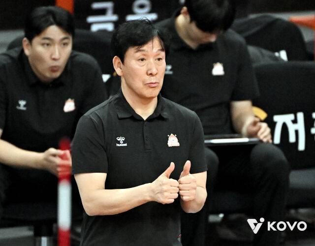 OK저축은행 신영철 감독./KOVO