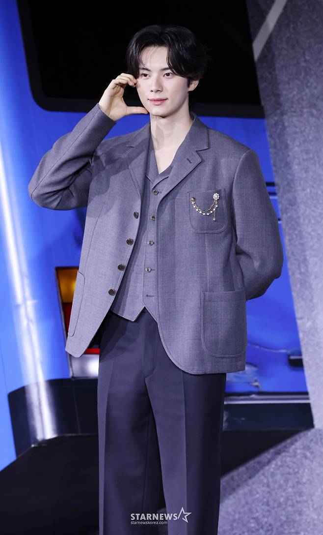 배우 이채민이 22일 서울 강남구 웨스틴서울 파르나스에서 진행된 넷플릭스 '캐셔로' 제작발표회에 참석해 포즈를 취하고 있다. /2025.12.22 /사진=김휘선 hwijpg@