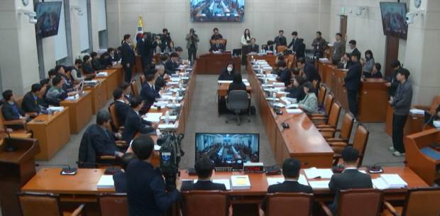 12일 국회 행정안전위원회가 전체회의를 열고 ‘전남광주통합특별시 설치를 위한 특별법안’에 대한 심의를 진행하고 있다. <유튜브 캡쳐>