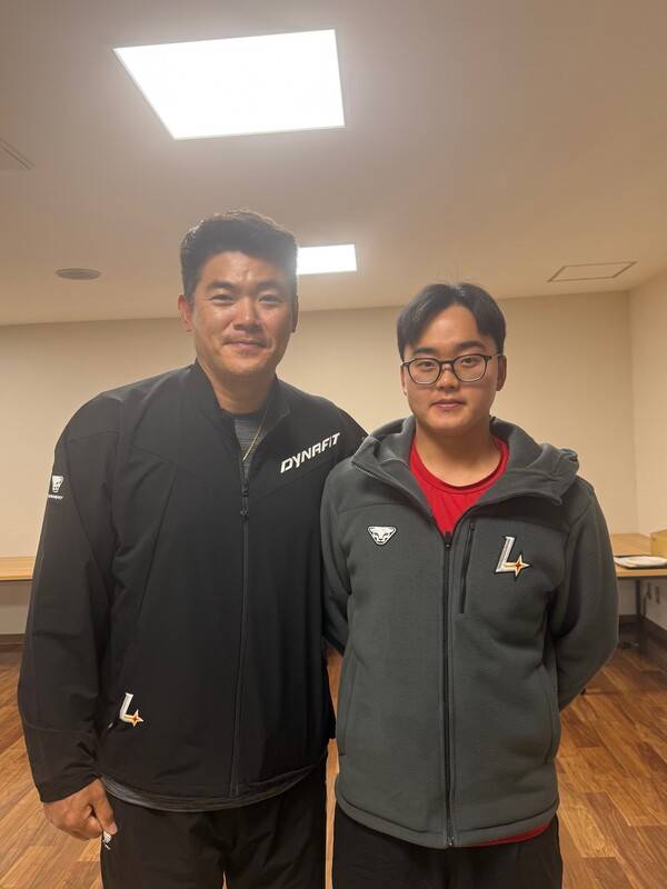 노경은은 12일 일본 미야자키현 아야초에서 진행 중인 퓨처스 스프링캠프를 찾아 유망주들을 대상으로 '멘토링 강연'을 실시했다(사진=SSG)