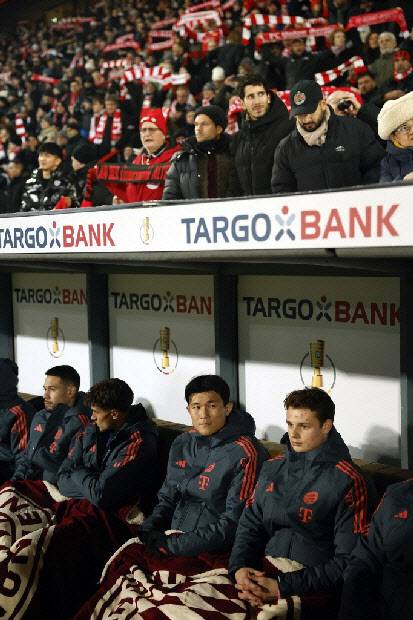 바이에른 뮌헨 벤치를 지키는 김민재. 사진=AFPBBNews