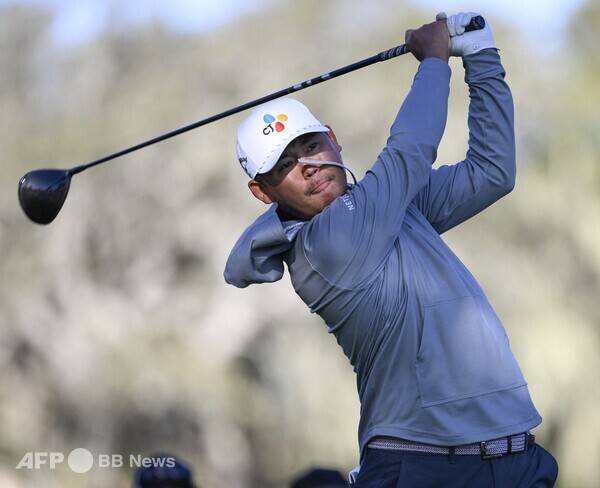 2026년 미국프로골프(PGA) 투어 시그니처 대회인 AT&T 페블비치 프로암 골프대회에 출전한 김시우 프로가 1라운드에서 경기하는 모습이다. 사진제공=ⓒAFPBBNews = News1 (사진을 무단으로 사용하지 마십시오.)