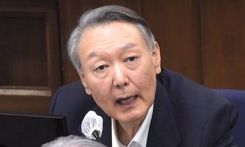 윤석열 전 대통령이 지난달 13일 서울 서초구 서울중앙지법 417호 형사대법정에서 열린 내란 우두머리 혐의 결심공판에서 최후진술을 하고 있다. 서울중앙지법 제공