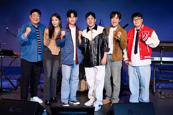왼쪽부터 김준현, 조정민, 전인혁, 홍경민, 차태현, 조영수. 넥스타엔터테인먼트 제공