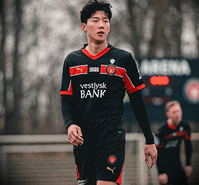 미트윌란 이한범. 구단 SNS