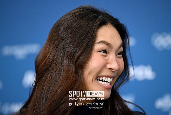 ▲ 한국계 미국인이자 스노보드 하프파이프 레전드인 클로이 킴. 클로이 킴은 2018년 평창 동계 올림픽에서 스노보드 여자 하프파이프 부문 금메달을 차지했고, 이어 2022년 베이징 대회에서도 챔피언 타이틀을 지켰다. 이번 밀라노 코르티나 동계 올림픽에는 어깨 탈구를 안고 출전해 은메달을 수확했다.