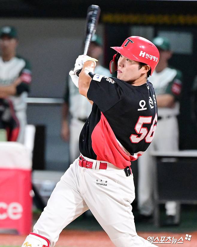 29일 오후 수원KT위즈파크에서 열린 '2025 신한 SOL Bank KBO리그' KIA 타이거즈와 KT 위즈의 경기, 5회초 KIA 오선우가 좌중간 안타를 날리고 있다. 엑스포츠뉴스 DB