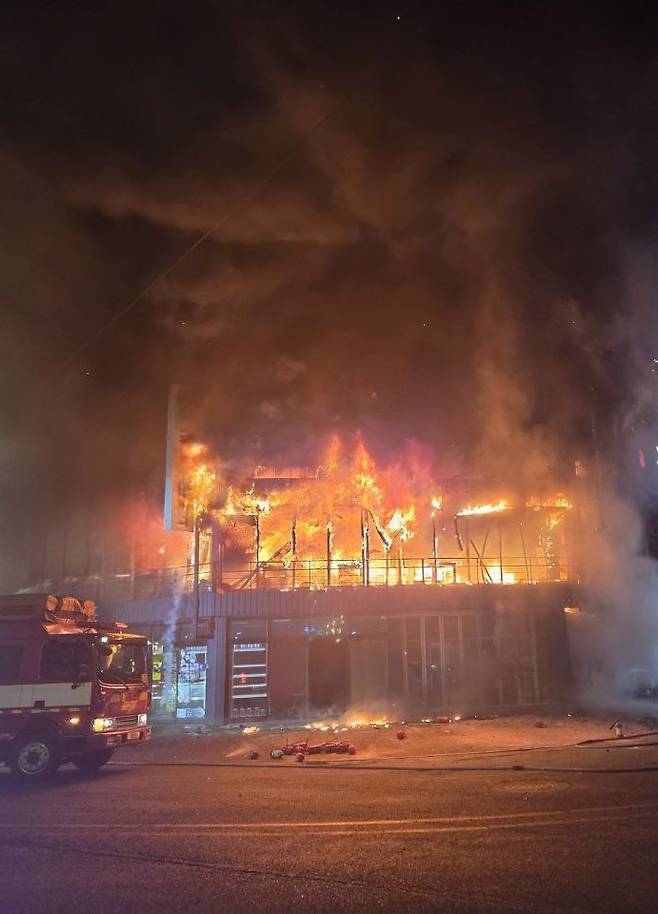 화재 현장 [경기도소방재난본부 제공. 재판매 및 DB 금지]