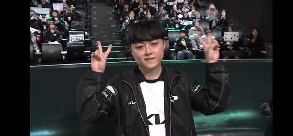 13일 종로 롤파크 LCK아레나에서 벌어진 2026 LCK컵 플레이오프 1라운드 DRX와 경기에서 DK가 중반 이후 집중력 저하로 위기를 맞았지만, 베테랑 '쇼메이커' 허수를 중심으로 1-2에서 3-2로 재역전 하면서 플레이오프 2라운드 진출 티켓을 거머쥐었다. (DK & DRX=3:2 /POM=쇼메이커). /사진=네이버 치지직 라이브영상 캡처