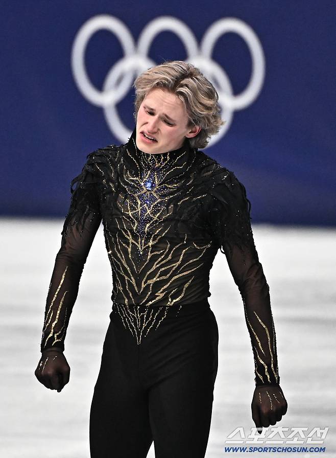 14일 이탈리아 밀라노 아이스스케이팅 아레나에서 피겨스케이팅 남자 싱글 프리스케이팅 경기가 열렸다. 연기를 마치고 아쉬원하는 미국 말리닌. 밀라노(이탈리아)=송정헌 기자songs@sportschosun.com/2026.02.14/