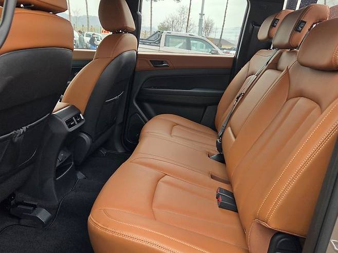 KGM신형 무쏘 뒷좌석. ⓒ데일리안 정진주 기자