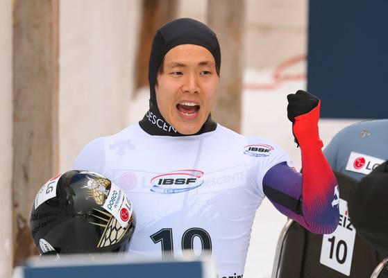 Jung Seung-gi reacts after the men's skeleton heat 2 during IBSF World Championships held in St. Moritz, Switzerland, on Jan. 9. [REUTERS/YONHAP]