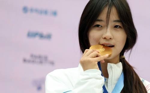 2026 밀라노·코르티나담페초 동계 올림픽 스키 스노보드 여자 하프파이프에서 한국 선수단에 첫 금메달을 안긴 최가온. [연합뉴스]