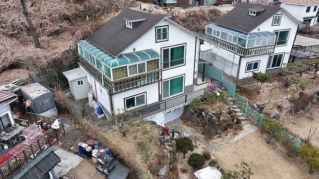 경기도 양평군 강상면에 자리한 단독주택이 최저입찰가격 2억원대에 경매시장에 나왔다. 이건욱 PD