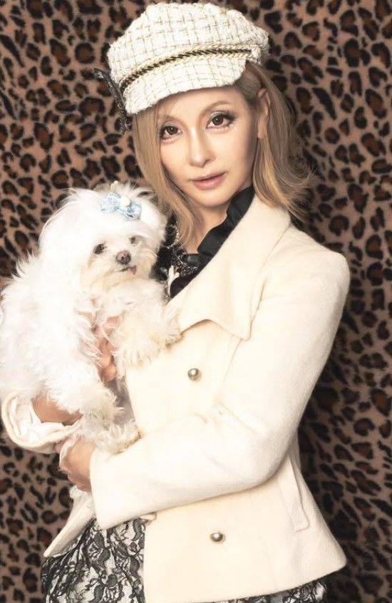 [서울=뉴시스] 배우 이미숙이 일본식 '갸루' 메이크업에 도전해 색다른 매력을 뽐냈다. (사진=인스타그램 캡처) 2026.02.14. photo@newsis.com *재판매 및 DB 금지