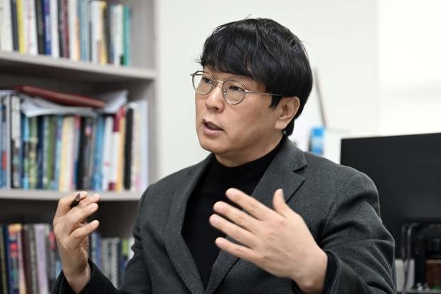 박성배 한양대 스포츠산업과학부 교수가 최근 서울 성동구 한양대학교 서울캠퍼스에서 진행된 서울경제신문 인터뷰에서 답변하고 있다. 조태형 기자
