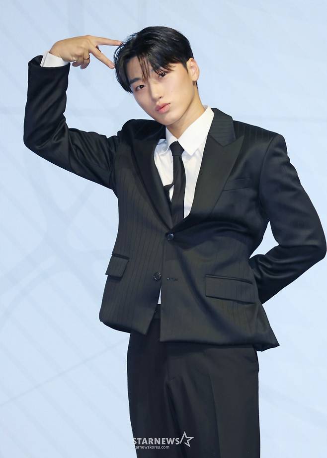 그룹 에이티즈(ATEEZ) 산이 5일 오후 서울 여의도 페어몬트 앰배서더 호텔에서 진행된 미니 13집 '골든 아워 : 파트 4'(GOLDEN HOUR : Part.4) 발매기념 기자간담회에 앞서 포즈를 취하고 있다. /2026.02.05 /사진=이동훈 photoguy@