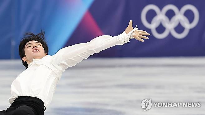 차준환의 아름다운 연기 (밀라노=연합뉴스) 서대연 기자 = 13일(현지시간) 이탈리아 밀라노 아이스스케이팅 아레나에서 열린 2026 밀라노ㆍ코르티나담페초 동계올림픽 남자 싱글 프리 스케이팅에 출전한 차준환이 연기를 펼치고 있다. 2026.2.14 dwise@yna.co.kr