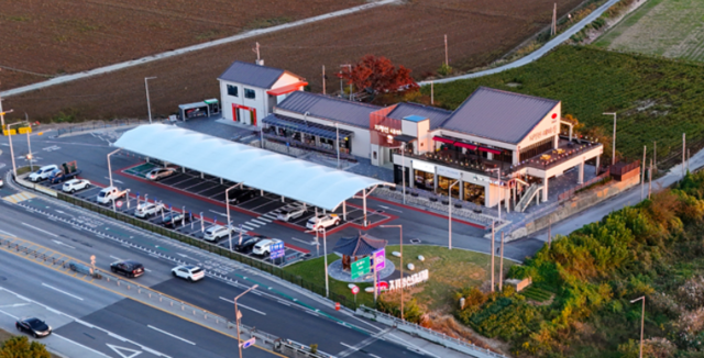 김제 지평선 새마루 스마트복합 쉼터. 전북도 제공