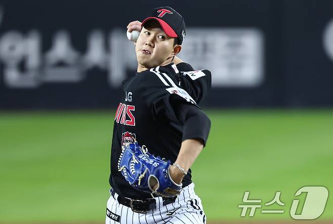 LG 트윈스 투수 유영찬. 2025.10.30 ⓒ 뉴스1 김도우 기자