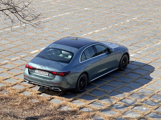 메르세데스-벤츠 ‘E 300 4MATIC AMG'./이윤정 기자