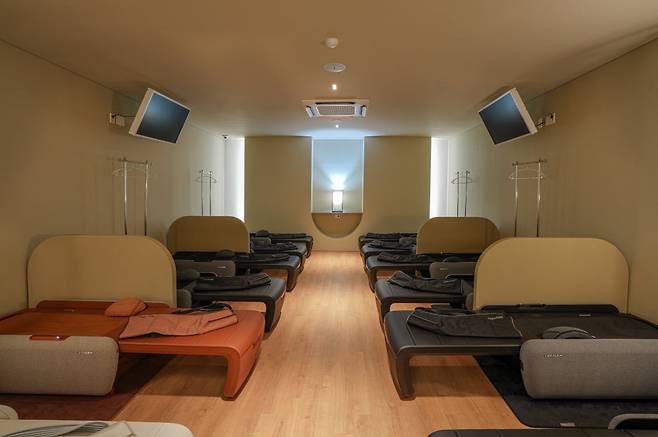 세라젬 웰카페·웰라운지 내 마스터 V 컬렉션을 체험할 수 있는 척추존. /제공=세라젬