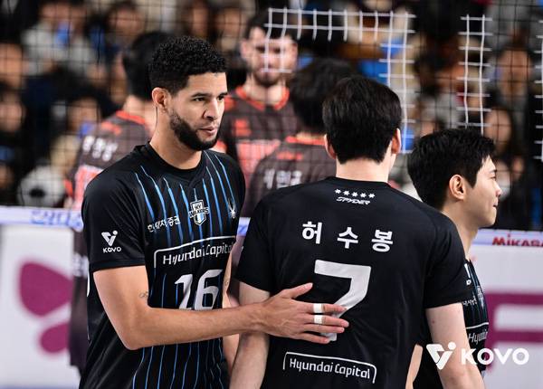 허수봉은 팀원들이 레오를 도울 필요가 있다고 말했다. 사진 제공= KOVO