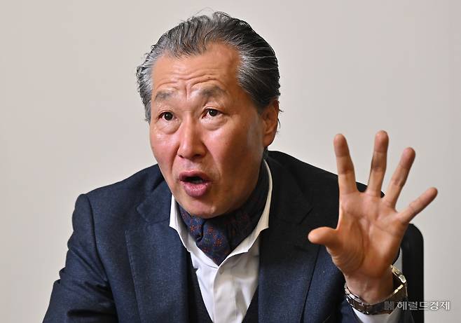 한국경찰학회장을 맡고 있는 김창윤 경남대 경찰학부 교수가 5일 오후 서울 용산구 헤럴드스퀘어에서 인터뷰를 하고 있다. 임세준 기자