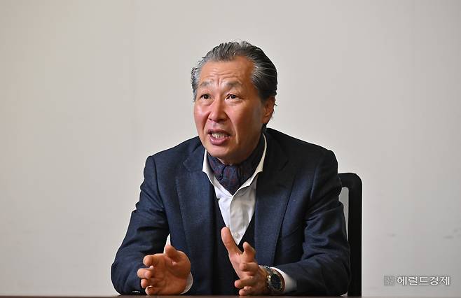 한국경찰학회장을 맡고 있는 김창윤 경남대 경찰학부 교수가 5일 오후 서울 용산구 헤럴드스퀘어에서 인터뷰를 하고 있다. 임세준 기자